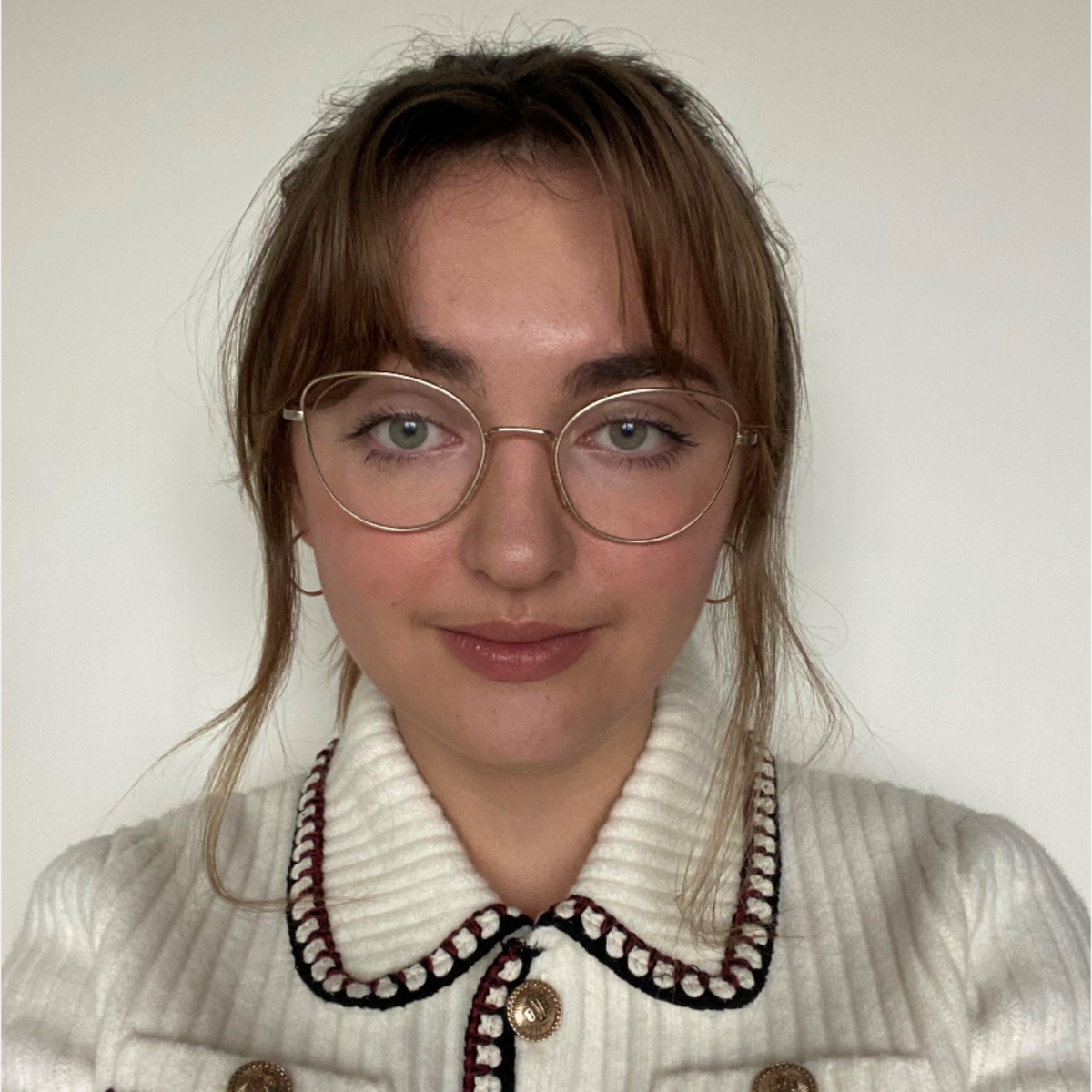 Poppy Roberts Headshot